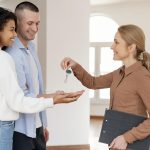 Quando chega o grande dia:como é a entrega das chaves do seu apartamento VRV